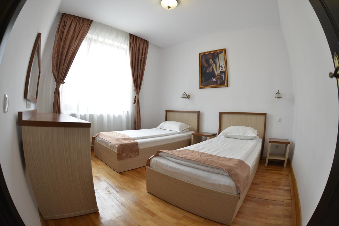 Hotel Posada Râmnicu Vâlcea 외부 사진